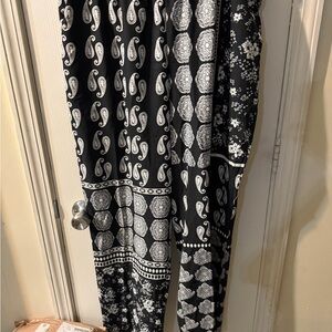 Black and White Paisley Patterned 2 piece set
